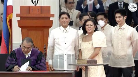 The story behind that viral photo of First Lady Liza Araneta.